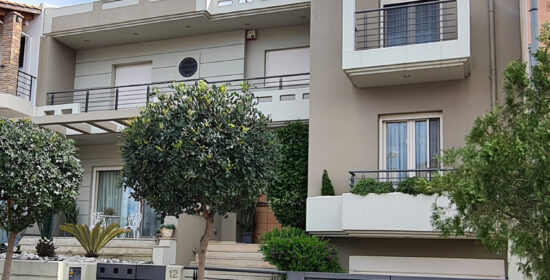 Διώροφη κατοικία στον Άνω Καστελόκαμπο